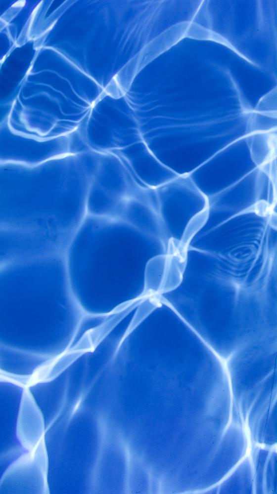 Energy-saving pool heat pump for extended swimming seasons in DeBary