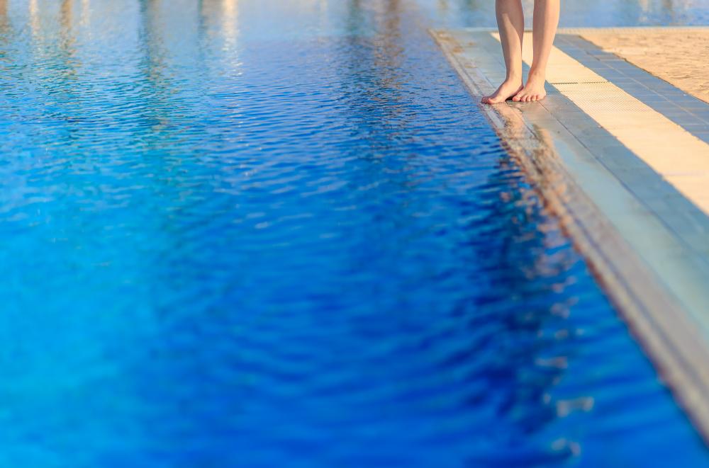Maintaining Ideal Pool Temperature with Heat Pumps